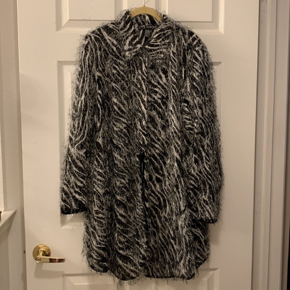 MLLE GABRIELLE TUNIC BLK/WHY ZEBRA PRINT-FUZZY POLY SZ 14 OVERSIZED JACKET - Picture 3 of 7